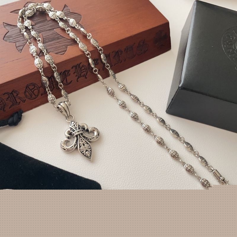 Ch**me He**ts necklaces